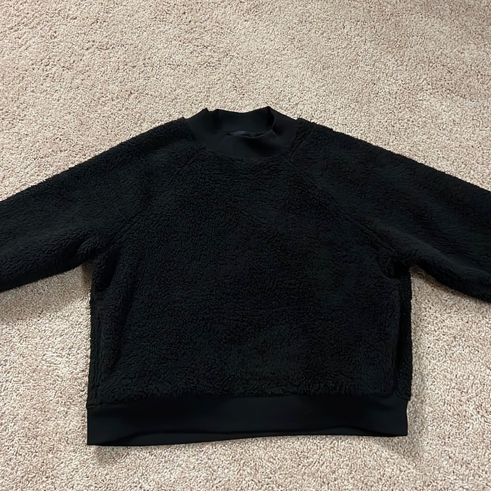 Like new Athleta Fuzzy Crew Neck